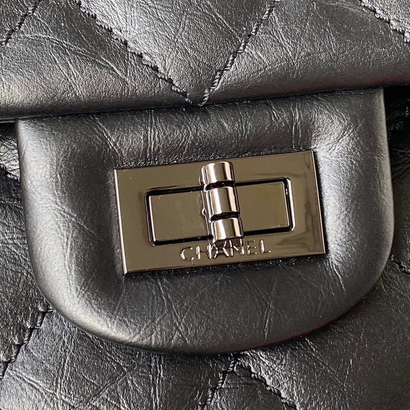 spacious purse view 8