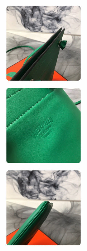 Side view of everyday-ready structured handbag