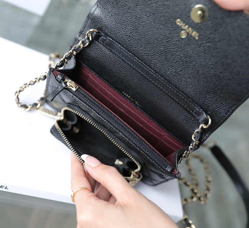 Zivas Charm Refined Structure Designer Handbag (Polished Everyday Piece) – Detail View