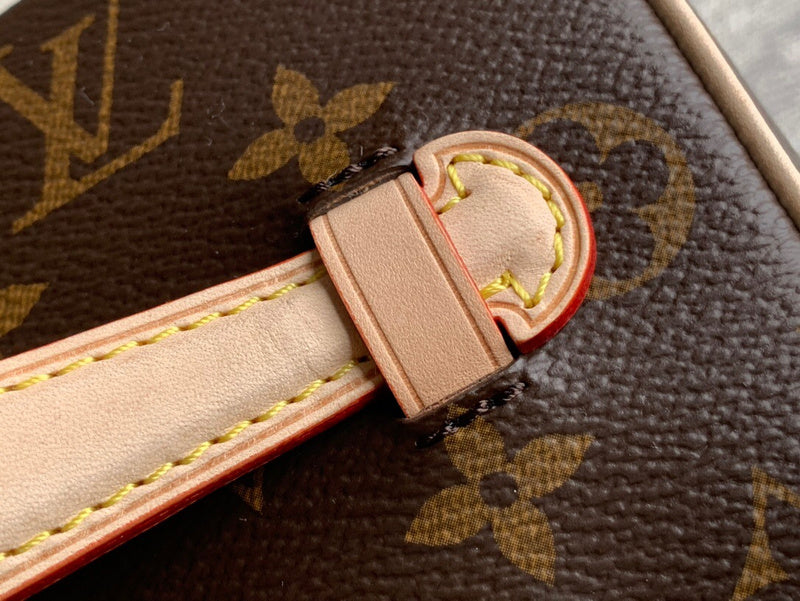  Sophisticated top-handle bag front view 7