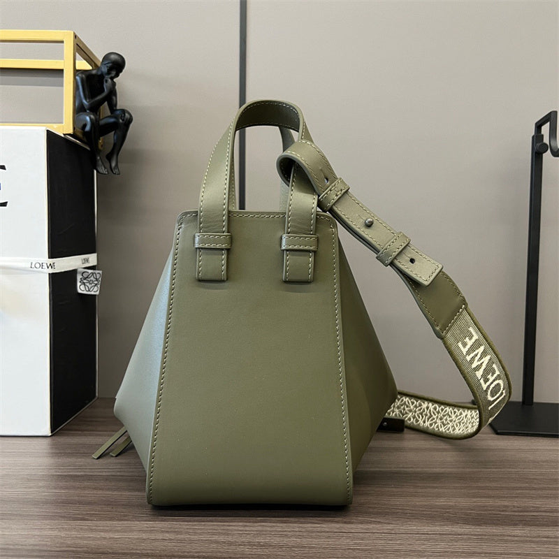 Ziva's Charm handbag – interior view (19.5cm*14.4cm*20.8cm)