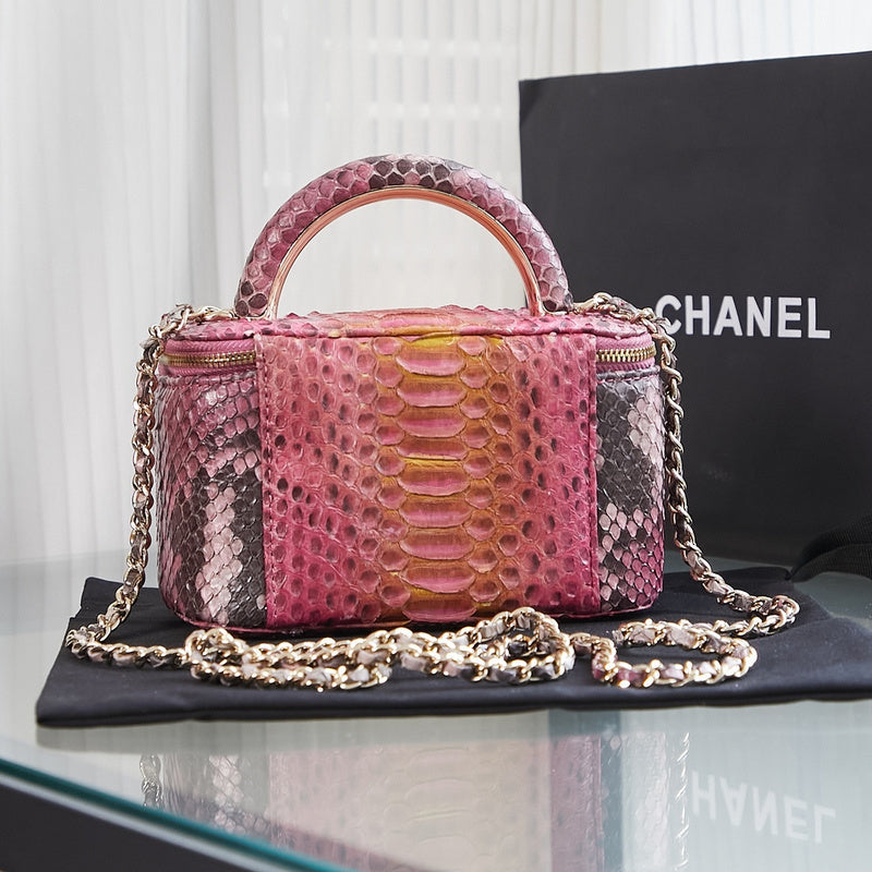 Ziva's Charm handbag – styled view (one versatile size)