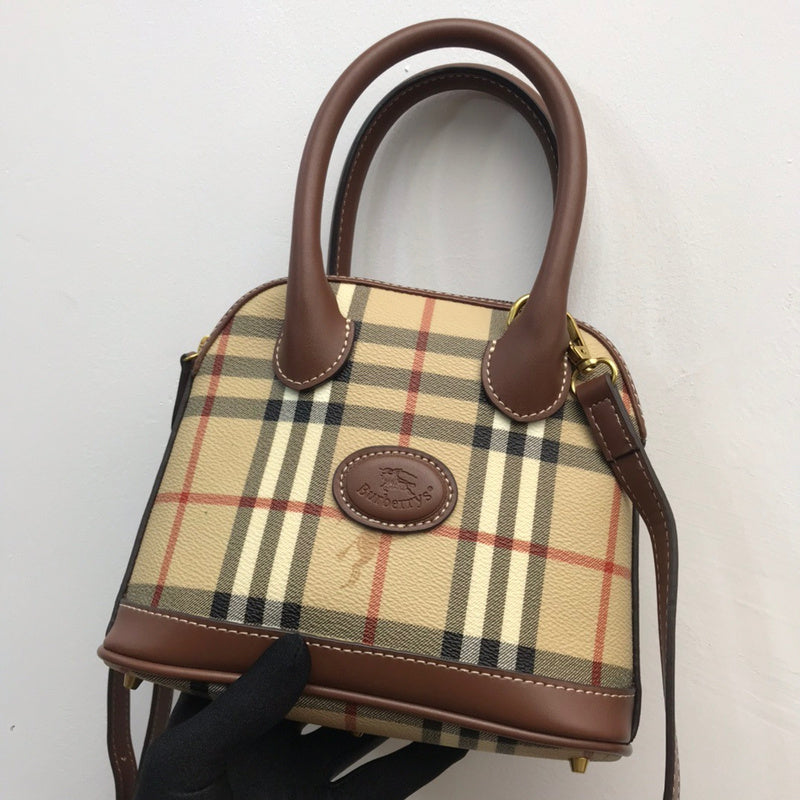 Ziva's Charm handbag – front view (one versatile size)