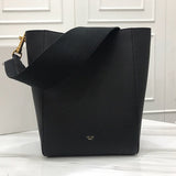 Interior view of everyday-luxe classic women's handbag – women's premium purse