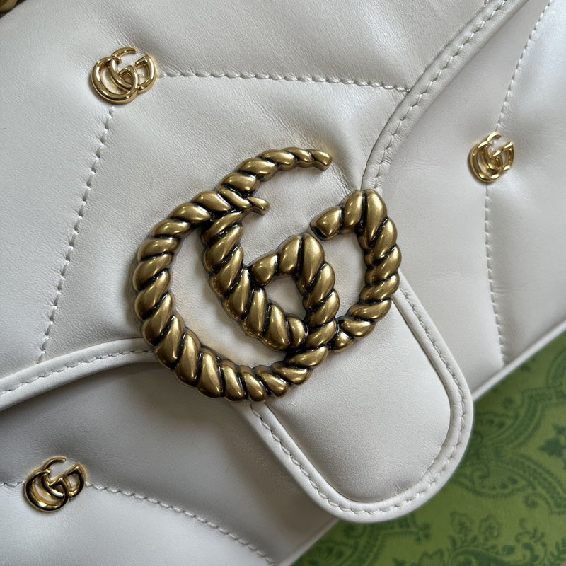 Handle and strap detail of refined structured women's handbag – women's statement bag