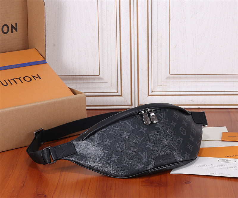  elegant carryall bag styled with outfit 12