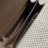 Streamlined handbag styled for everyday wear