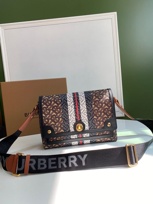 Ziva's Charm handbag – front view (one versatile size)