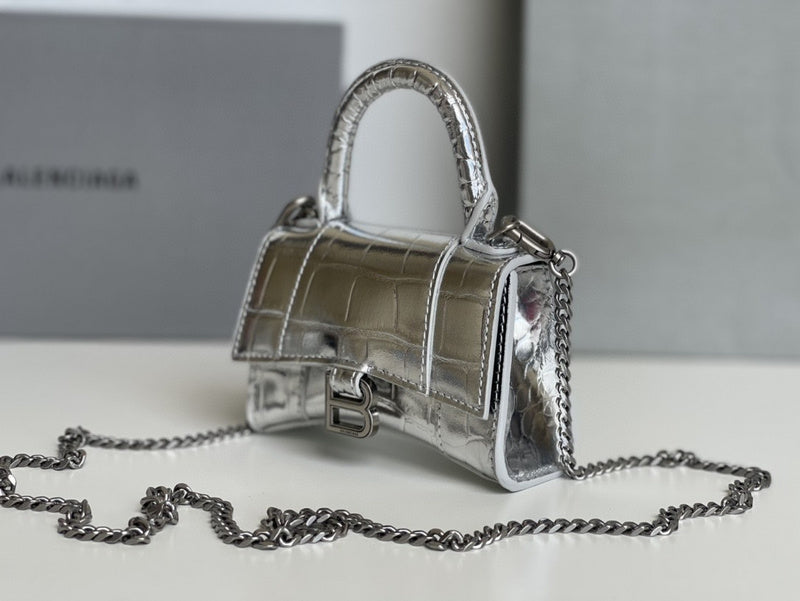 Zivas Charm Effortless Elegance Statement Handbag (Considered Detail & Form) – Styled Look