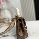 Sleek everyday bag front view 13
