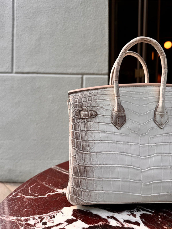  Chic top-handle bag carried on shoulder 10