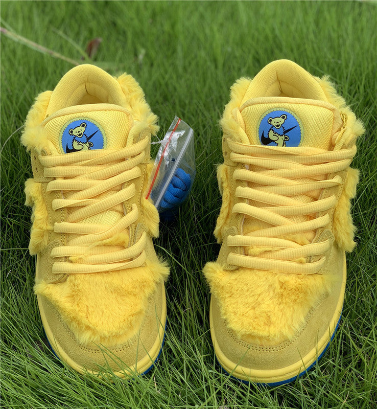Nike Men's & Women's Signature Luxury Sneakers — Style 084 hardware detail