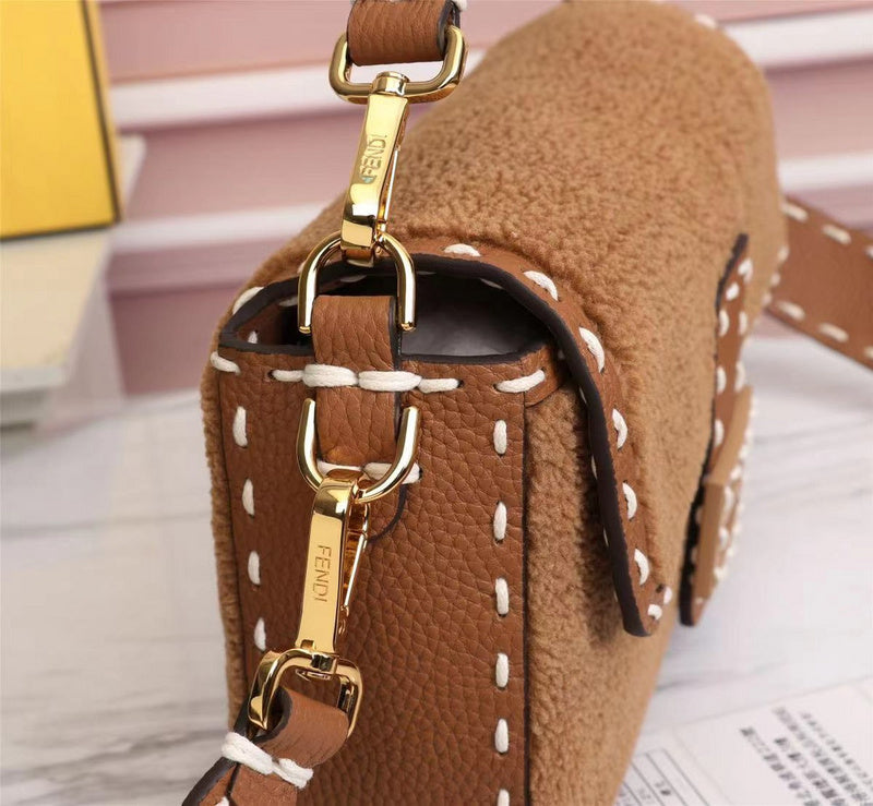 Ziva's Charm handbag – carry view (Standard Size)