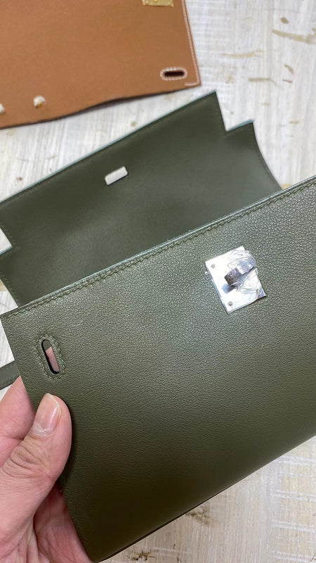 Side view of balanced structured handbag