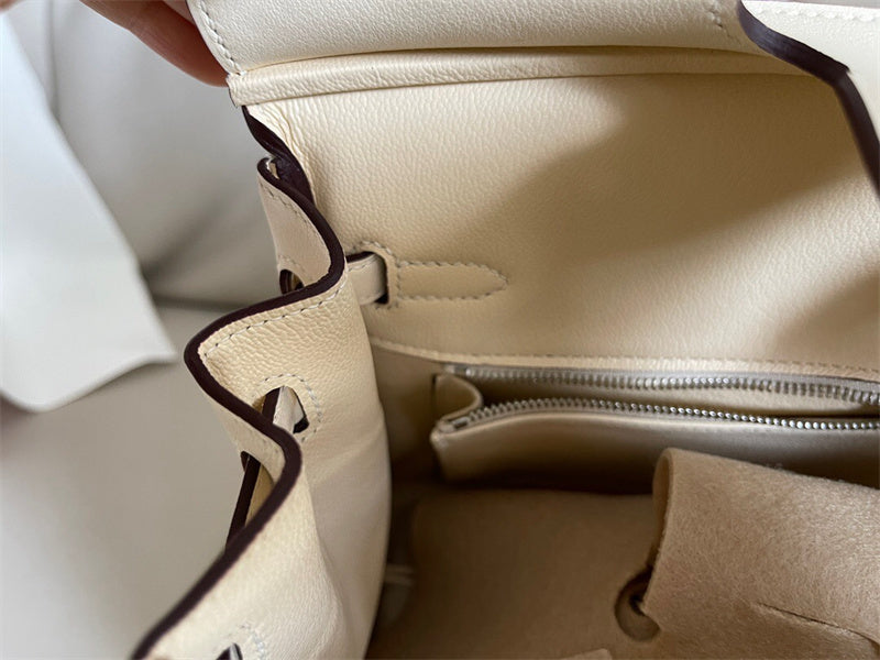  elegant shopper bag detail view showing craftsmanship