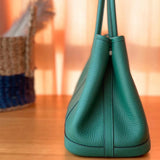  effortless tote bag styled with outfit