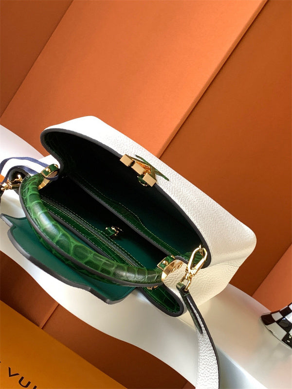  essential everyday bag detail view showing craftsmanship 44
