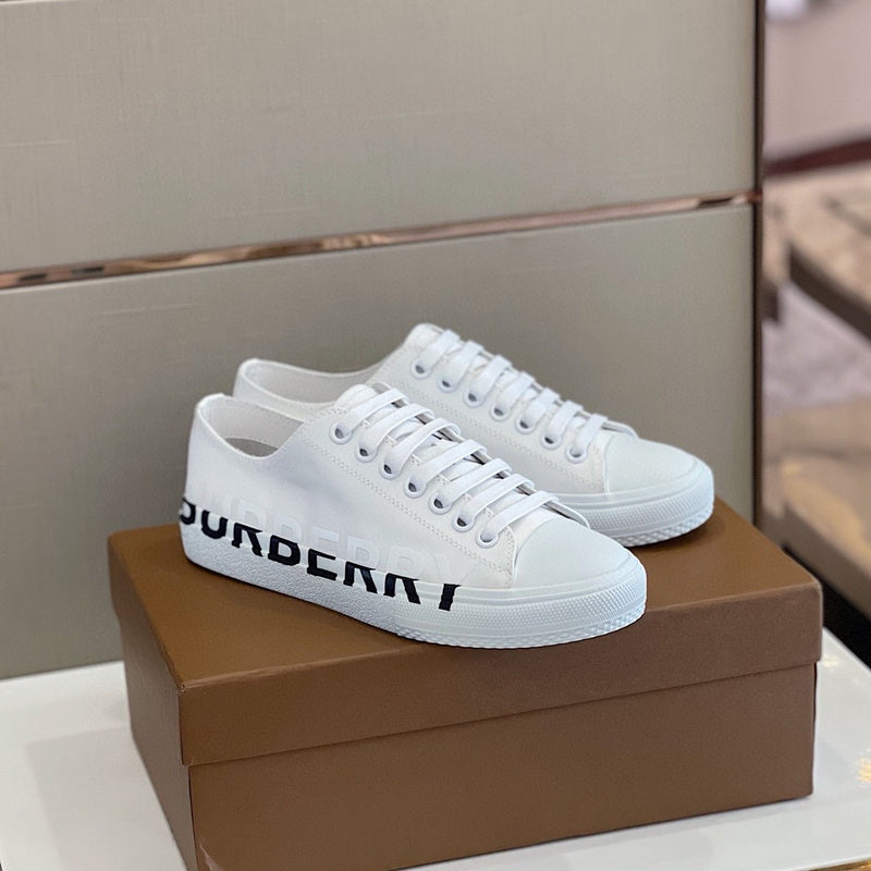 Burberry shoes Style 182 - packaging and accessories