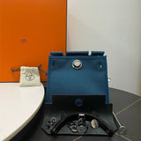 Polished handbag carried on shoulder 16