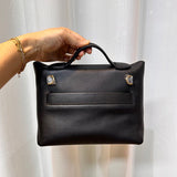  Statement carryall bag carried on shoulder