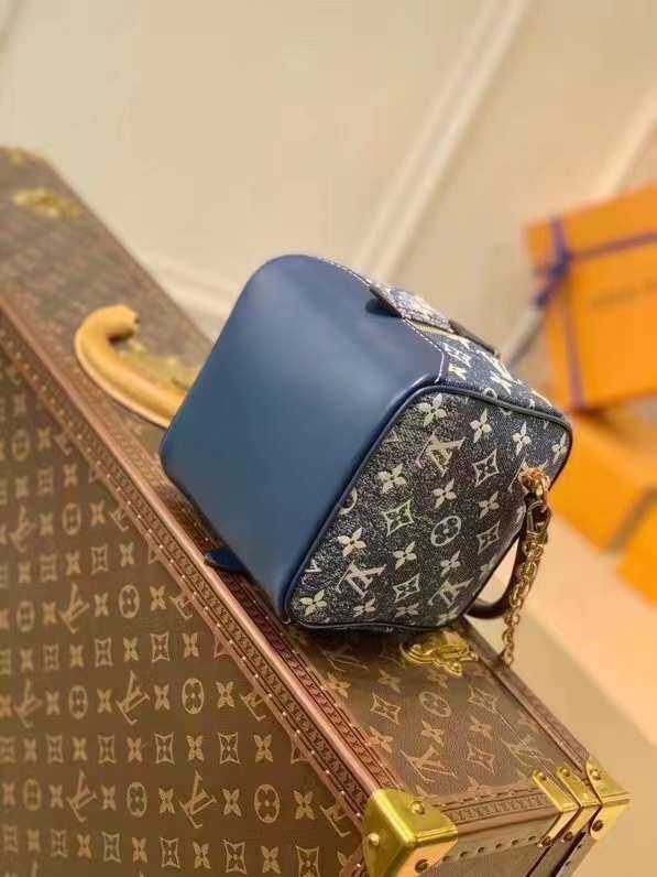 Interior view of signature structured women's handbag – women's statement bag