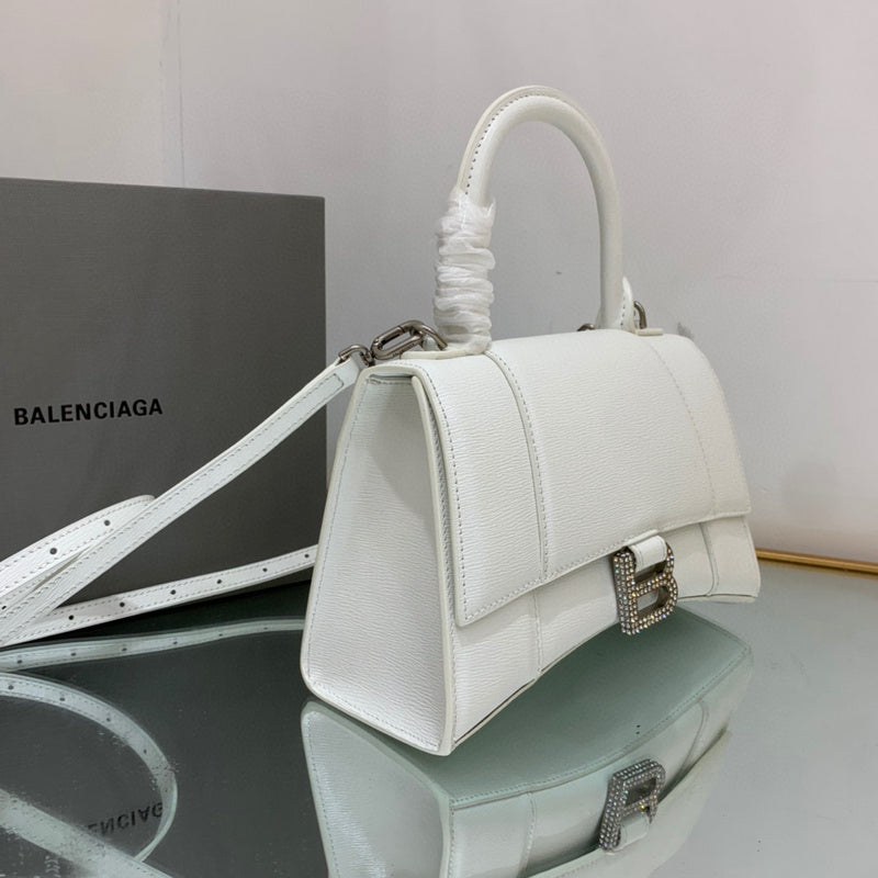 Zivas Charm Effortless Sophistication Statement Handbag (Polished Everyday Piece) – Close-Up Detail