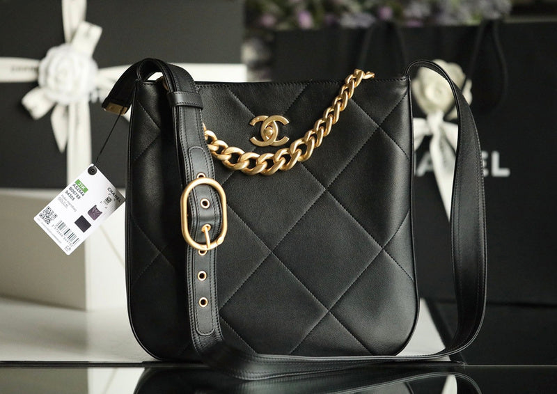  women's handbag, spacious design, view 10