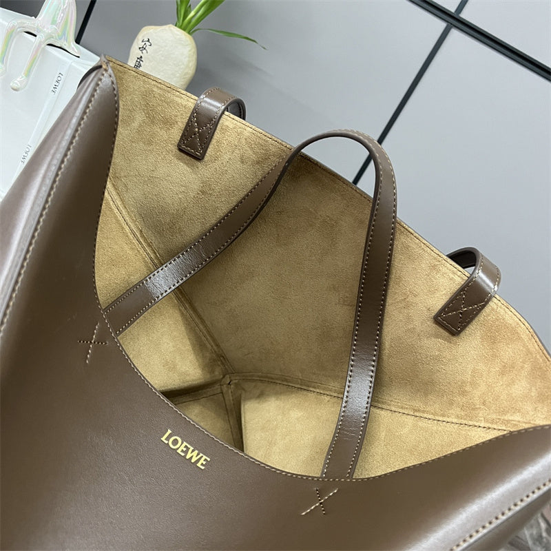 Ziva's Charm handbag – interior view (42cm*18cm*41cm)