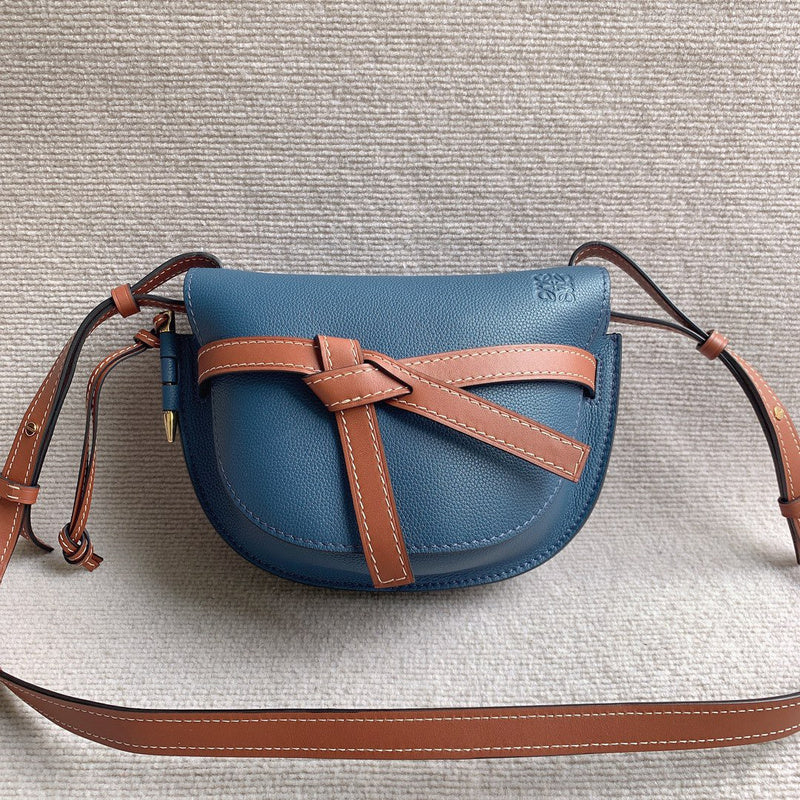 Ziva's Charm handbag – back view (25cm*18cm*12cm)