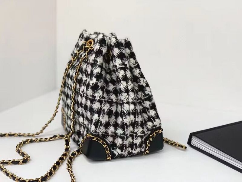 women's handbag, mid design, view 2