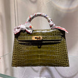  modern tote bag styled with outfit 12