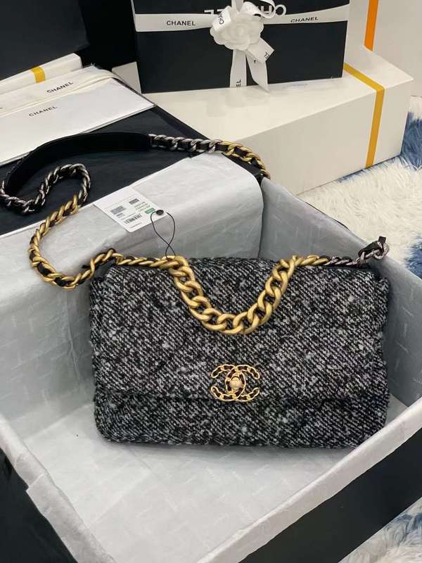 Zivas Charm Elevated Essentials Luxury Handbag (Structured Everyday Essential) – Detail View