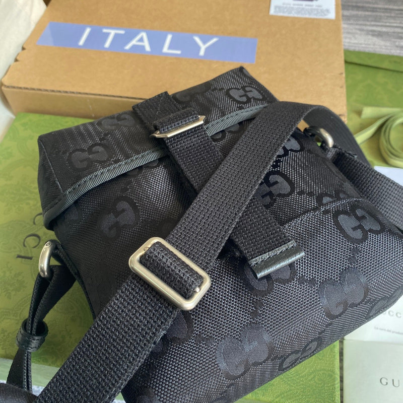 Handle and strap detail of modern statement women's handbag – women's statement bag