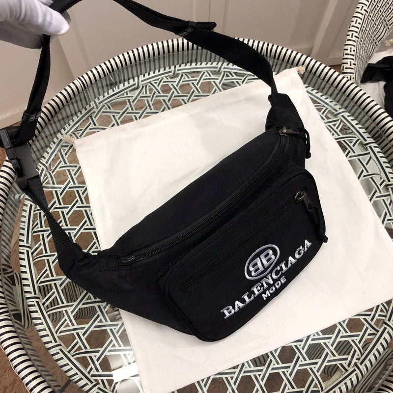 Front view of structured everyday-luxe women's handbag – women's luxury handbag