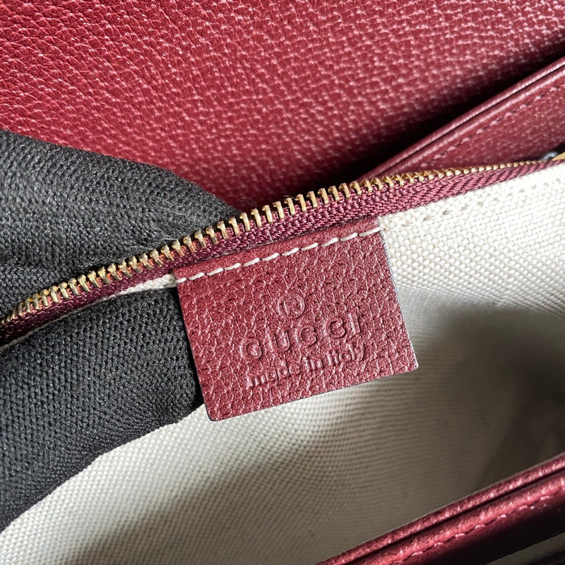 Front view of signature elevated women's handbag – women's luxury accessory