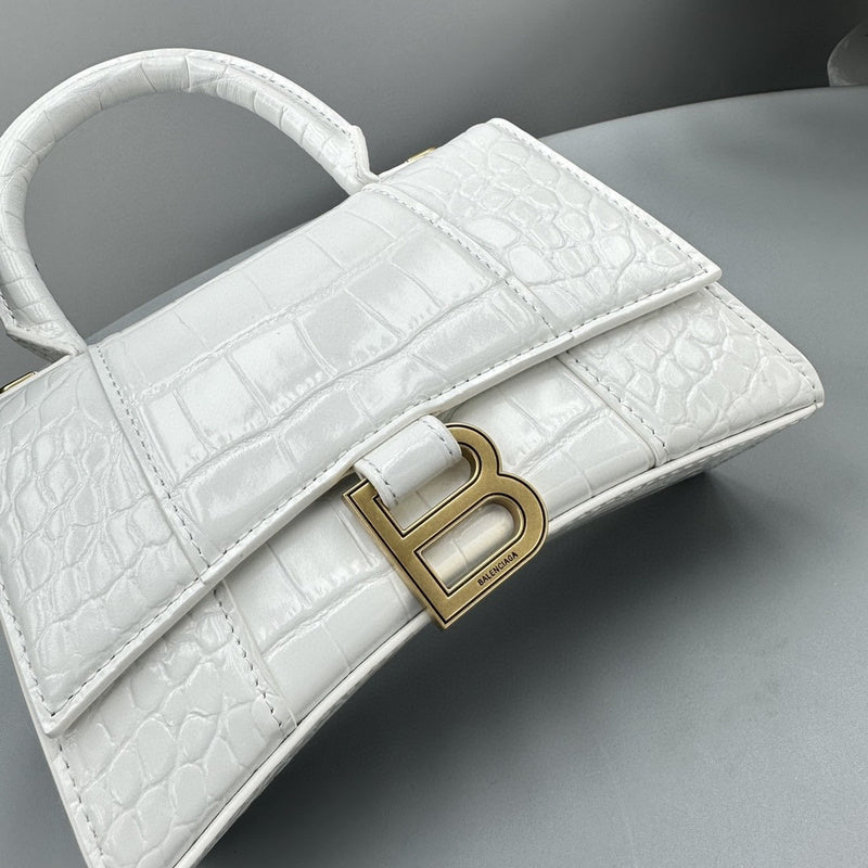 Zivas Charm Sleek Silhouette Fashion Handbag (Polished Everyday Piece) – Close-Up Detail