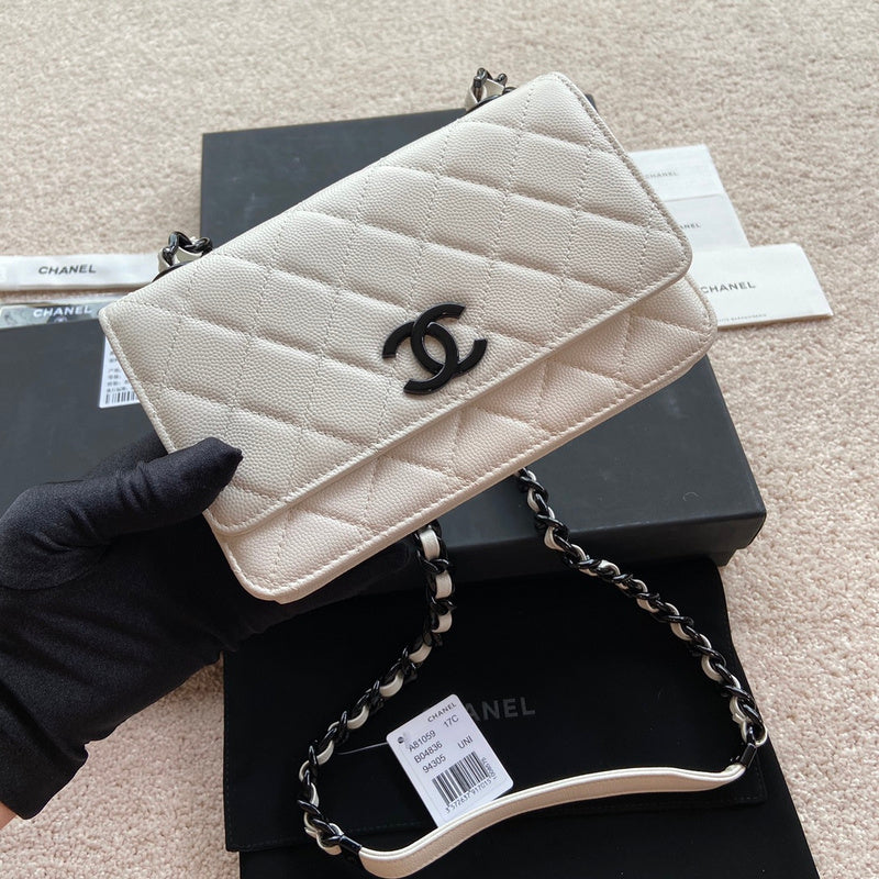Zivas Charm Refined Structure Designer Handbag (Everyday Luxury Essential) – Styled Look