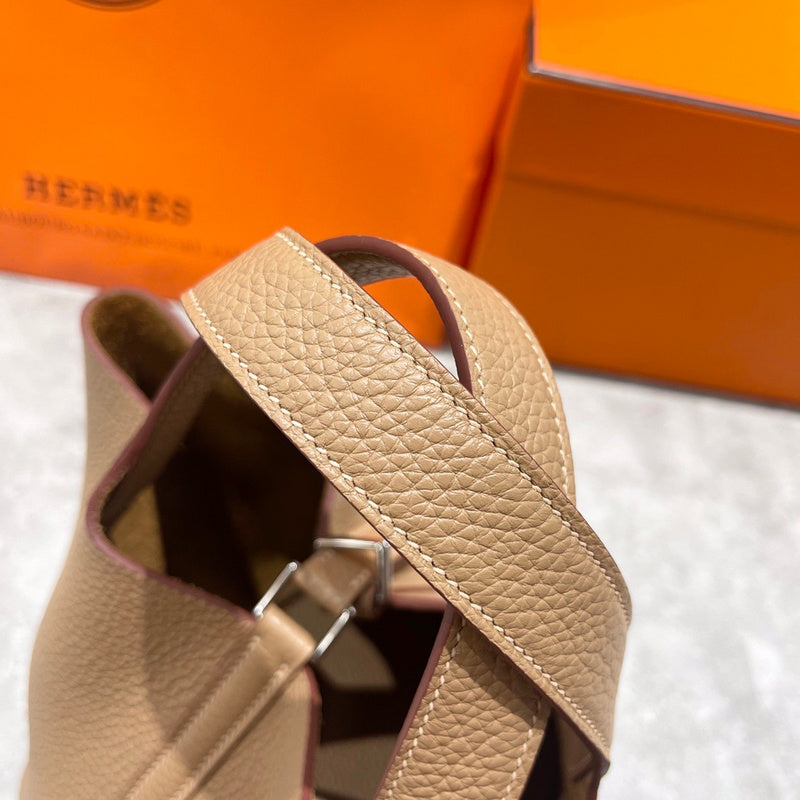Balanced bag shown from front angle