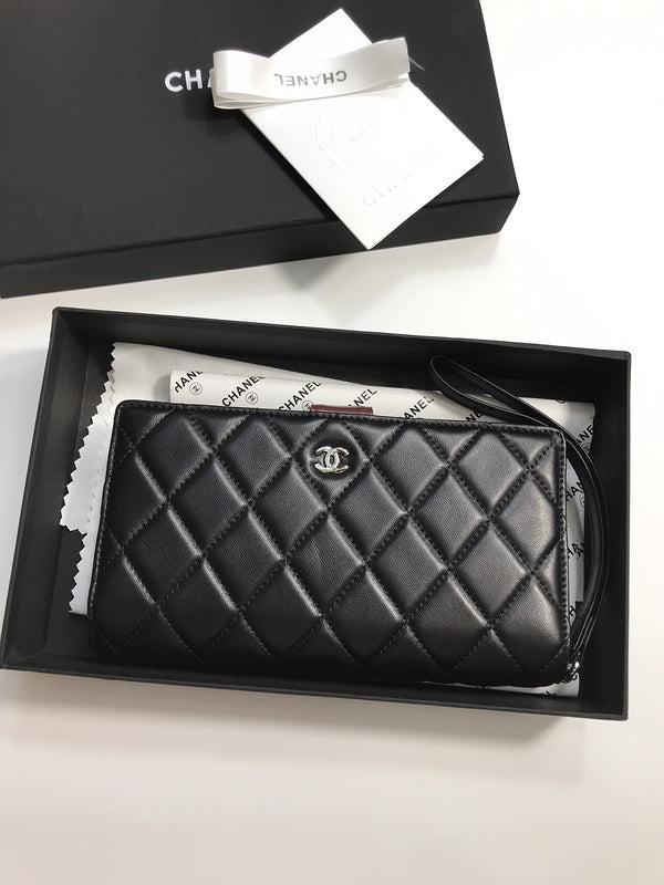 Zivas Charm Modern Minimalist Look Everyday Handbag (Thoughtfully Structured Design) – Detail View