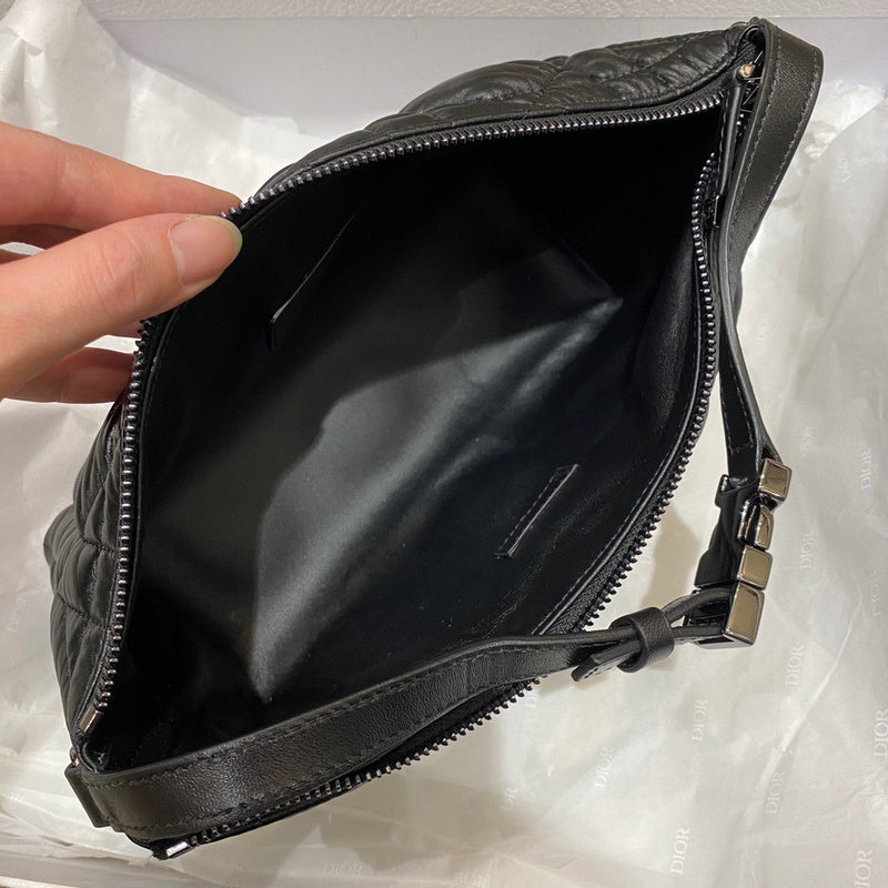 Front view of polished classic women's handbag – women's premium purse