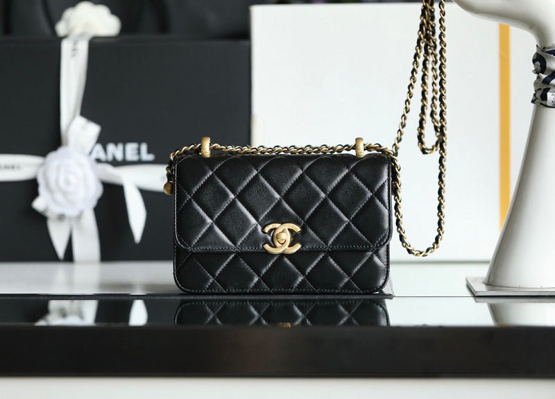  women's handbag, versatile design, view 4