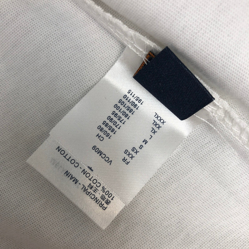 Full styled look of Louis Vuitton cotton t-shirt with logo-detail design