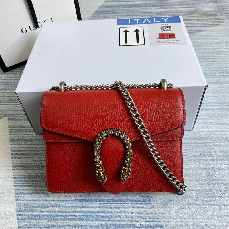 Side profile of everyday-luxe sleek women's handbag – women's everyday handbag
