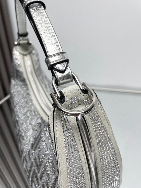 Ziva's Charm handbag – close-up view (16.5cm*14cm*5cm)