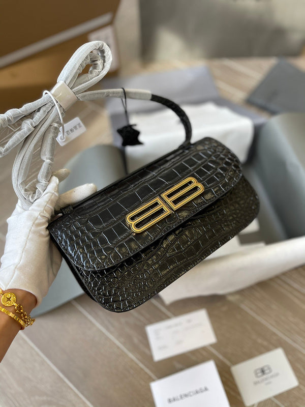 Ziva's Charm handbag – product shot (one versatile size)