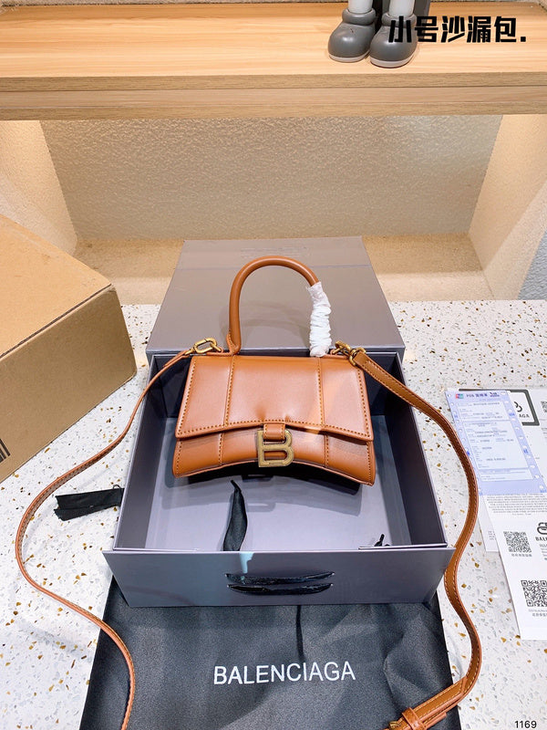 Ziva's Charm handbag – lifestyle view (one versatile size)