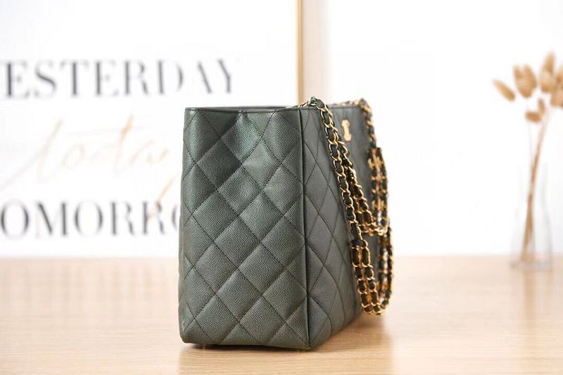 Zivas Charm Elevated Essentials Designer Handbag (Statement-Ready Design) – Close-Up Detail