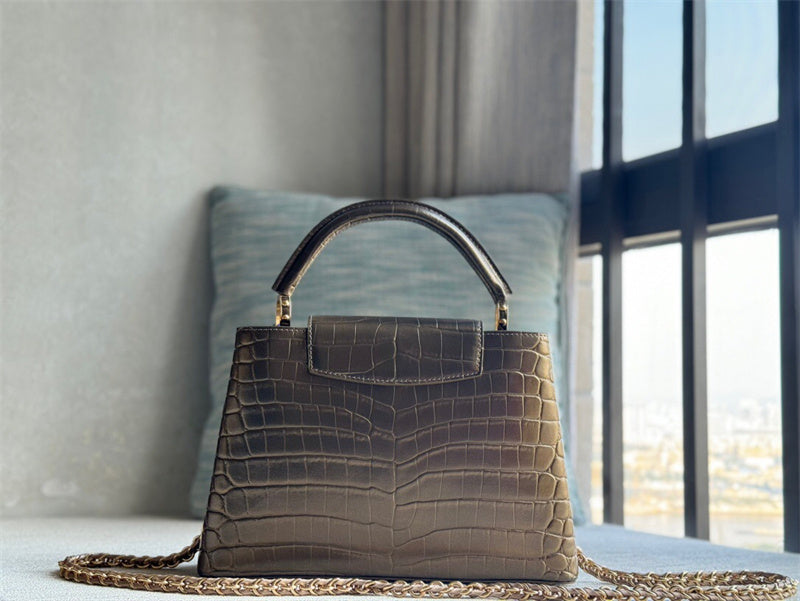 tote bag interior and compartment view 21