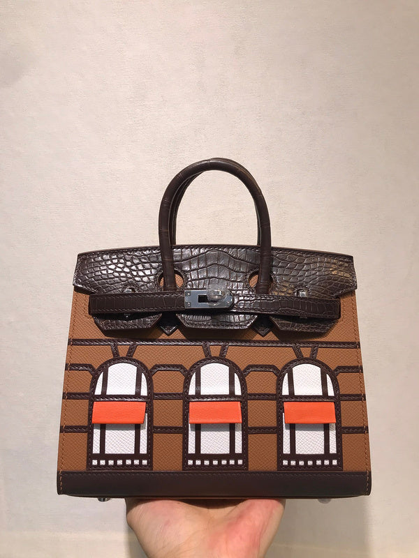 Minimalist bag shown from front angle