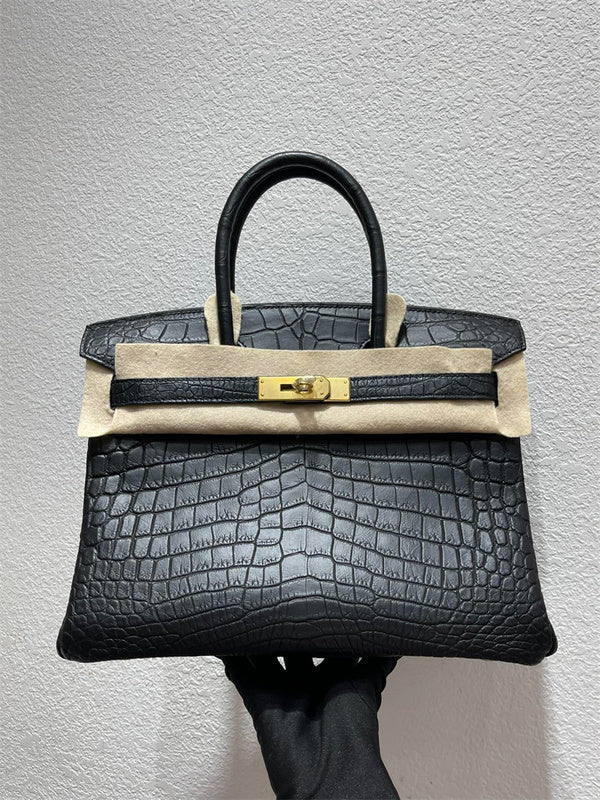  Versatile everyday bag front view